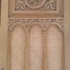Puertas artesanales de madera tallada